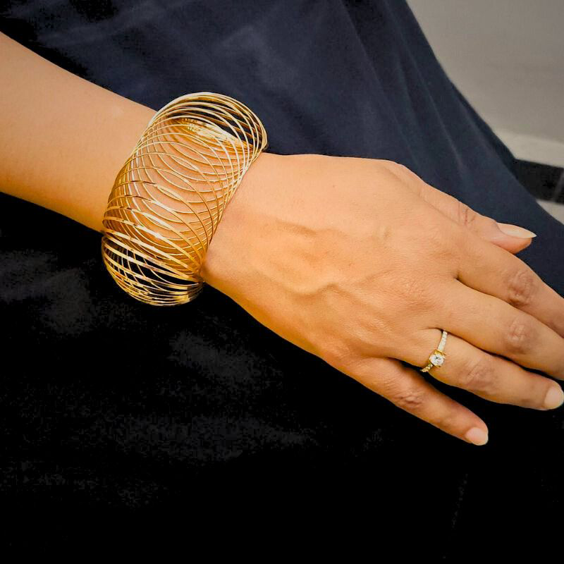 fashion bracelet, anti tarnish bracelet, waterproof bracelet, stainless steel jewellery, imitation bracelet, gold plated bracelet, daily wear bracelet, minimalist bracelet, statement jewellery, officewear jewellery