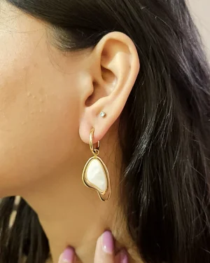 Romantic Art Resin Stud