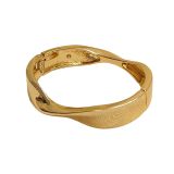 fashion bracelet, anti tarnish bracelet, waterproof bracelet, stainless steel jewellery, imitation bracelet, gold plated bracelet, daily wear bracelet, minimalist bracelet, statement jewellery, officewear jewellery